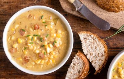 Làm thế nào để ngăn chặn kem chua bị vón cục trong súp và nước sốt