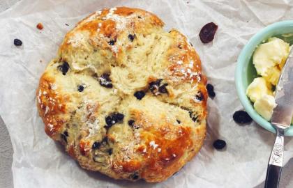 Cách làm Bánh mì Soda Ailen thực sự tuyệt vời