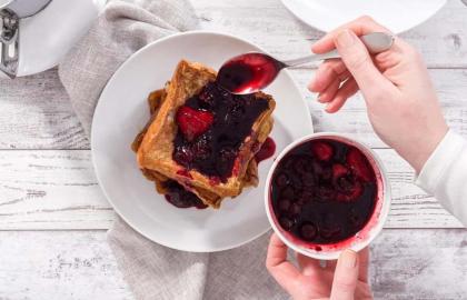 Món tráng miệng nổi bật với món trái cây nấu trong lò vi sóng