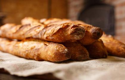 Giữ bánh mì Baguette trong tủ đông để dễ dàng chiêu đãi