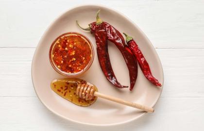 Làm mật ong nóng chỉ với ba nguyên liệu