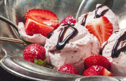 Biến giấm balsamic rẻ tiền thành xi-rô lạ mắt