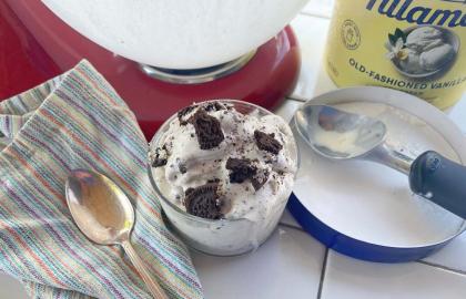 Làm các món ăn kiểu McFlurry bằng Máy trộn đứng của bạn