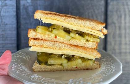 Bánh mì kẹp dưa đáng được bạn tôn trọng