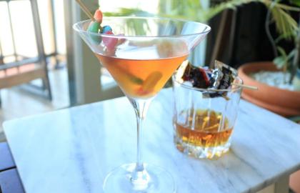 Ba cách để trang trí cocktail Halloween của bạn bằng kẹo