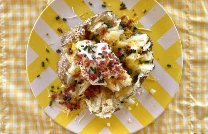 Có một cách tốt hơn để xếp khoai tây nướng của bạn lên 