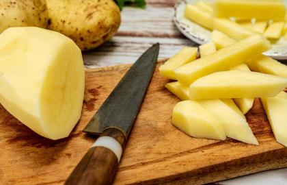 Cách chuẩn bị trước khoai tây mà không bị chín vàng