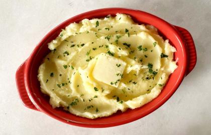 Làm khoai tây nghiền siêu mịn bằng lưới lọc mịn