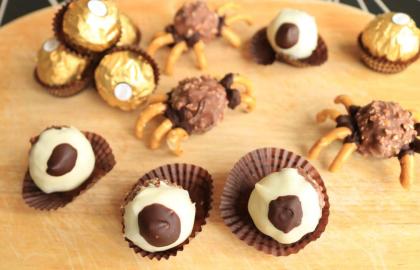 Biến sôcôla Ferrero Rocher thành kẹo Halloween ma quái