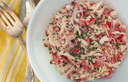 Hãy thưởng thức món salad nêm cho xà lách trộn của bạn