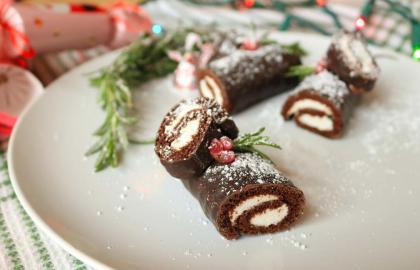 Làm những khúc gỗ Yule mini từ hộp HoHos