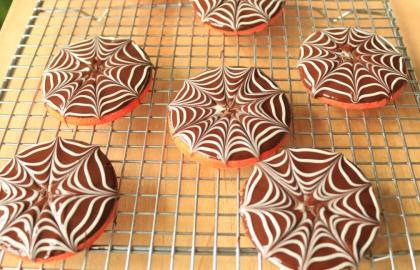 Cách làm 'Mạng nhện' Món tráng miệng Halloween của bạn