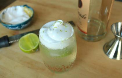 Cocktail của bạn cần có Meringue Float