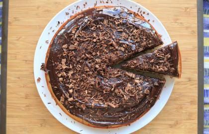 Làm kem phủ bánh Brigadeiro cho chiếc bánh mới của bạn