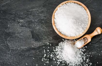 Nêm thức ăn của bạn một cách nhẹ nhàng bằng bình xịt muối biển