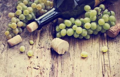 Cách đóng nút chai rượu đúng cách (và tại sao điều đó lại quan trọng)