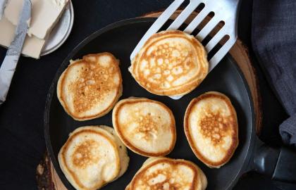 Bạn đang lật bánh quá mạnh