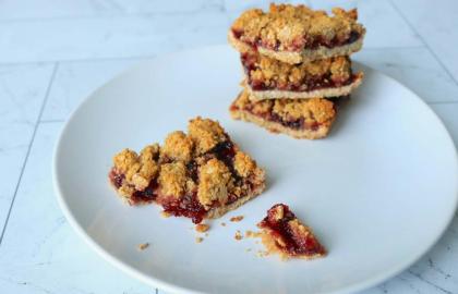 Những thanh PB&J này là yến mạch nướng đẳng cấp mới