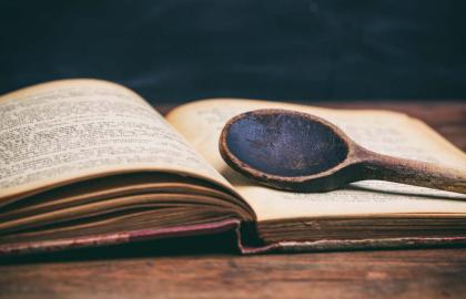 Tìm hiểu các công thức nấu ăn cũ mới từ Bộ sưu tập miễn phí gồm 12.000 cuốn sách dạy nấu ăn cổ điển này