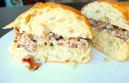 Làm món Salad thịt xông khói này ngay lập tức