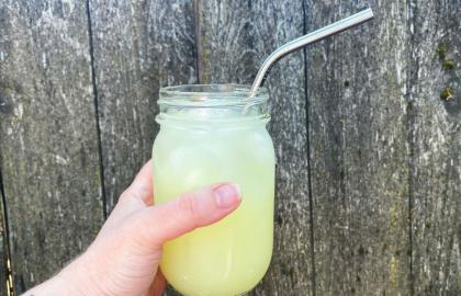 Biến cả quả chanh thành một ly nước chanh