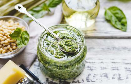 Cách giữ Pesto còn sót lại trông tươi và xanh