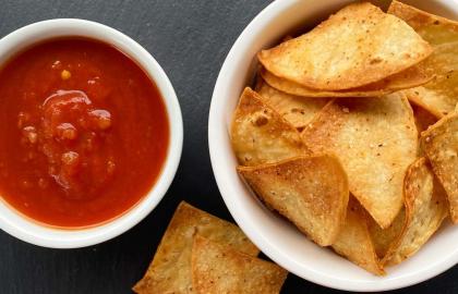 Làm một mẻ khoai tây chiên Tortilla mini dễ thương trong nồi chiên không dầu