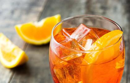 Sử dụng Công thức này để pha một ly Spritz với bất kỳ loại rượu nào