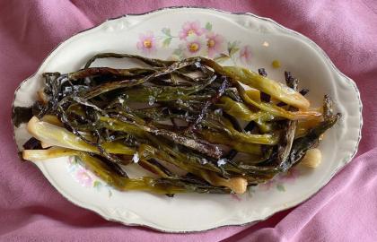 Hành lá om là món ăn nhẹ hoàn hảo cho buổi tối cuối tuần giá rẻ