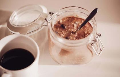 Thức dậy với Cold Brew Overnight Oats