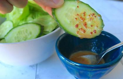 Trộn thẳng thịt xông khói vào nước sốt salad của bạn