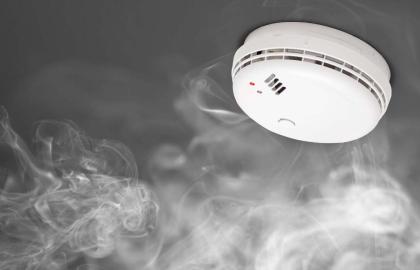 Cách ngăn chặn chuông báo cháy giả khi bạn đang nấu ăn