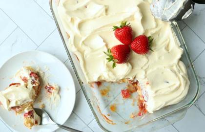 Bánh soong dâu tây là món tráng miệng thông thường trong bữa tiệc mùa hè của bạn