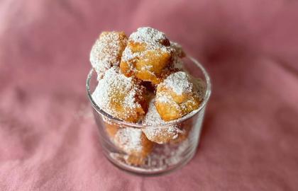 Tự làm bánh kẹo tại hội chợ quận bằng bột bánh pizza mua tại cửa hàng