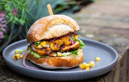 Bạn Nên Cho Ngô Ngâm Vào Mọi Thứ