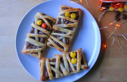 Làm những chiếc bánh tart Nutella Mummy ba thành phần này