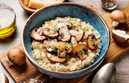 Để nấm xào ngon hơn, hãy luộc chúng trước