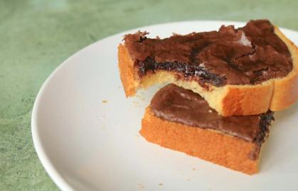 Đừng liếm thìa (Thay vào đó hãy làm bánh mì nướng hạnh nhân)