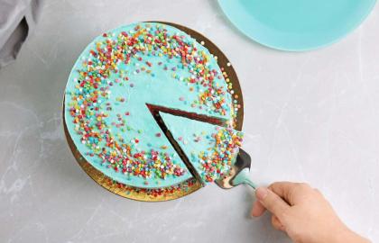 Cách tốt hơn để cắt một lát bánh sạch