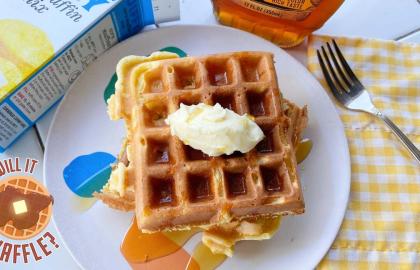 Biến một hộp hỗn hợp Jiffy thành một mẻ bánh quế