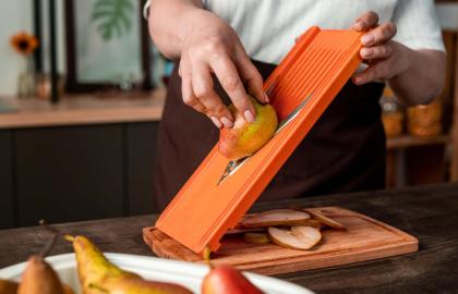 Máy thái Mandoline sẽ giúp bạn nấu ăn giỏi hơn