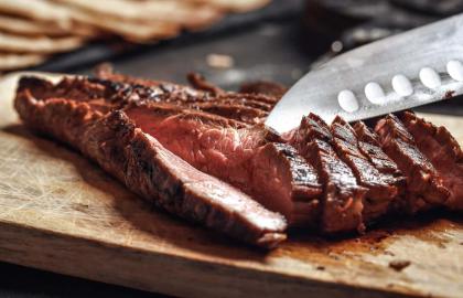 Đừng rã đông miếng bít tết đông lạnh của bạn trước khi nấu