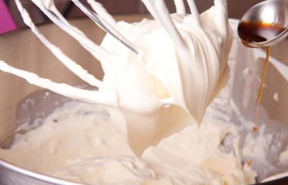 Làm chiết xuất quế chỉ với hai thành phần