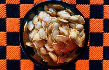 Những hạt bí ngô dùng trong nồi chiên không khí tốt nhất được ngâm trong bia