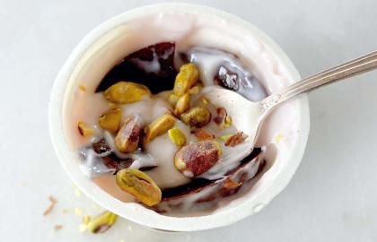 Buổi sáng của bạn xứng đáng với chiếc cốc sữa chua 'Magic Shell' này