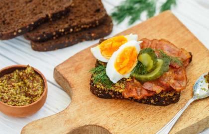 Lên men mù tạt cay của riêng bạn ngay bây giờ và thưởng thức nó suốt cả mùa đông