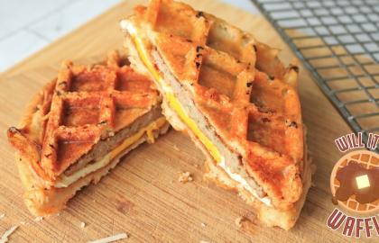 Bánh quế Món xúc xích, trứng và phô mai nạm Frico này