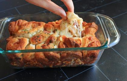 Làm Bánh Khỉ Phô Mai Giăm Bông Dễ Làm Này Vào Bữa Sáng Giáng Sinh