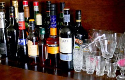 Mọi thứ bạn cần cho một quán bar cơ bản tại nhà