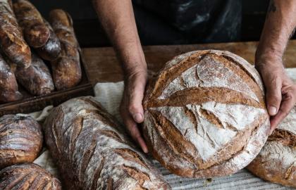 Cách làm giả một chiếc bánh mì chua